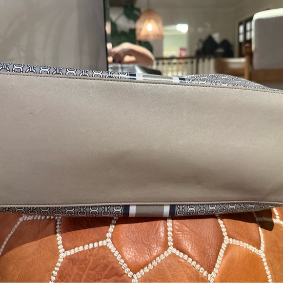 Tory Burch Gray and Navy Blue Patterned Tote Bag - Picture 2 of 4